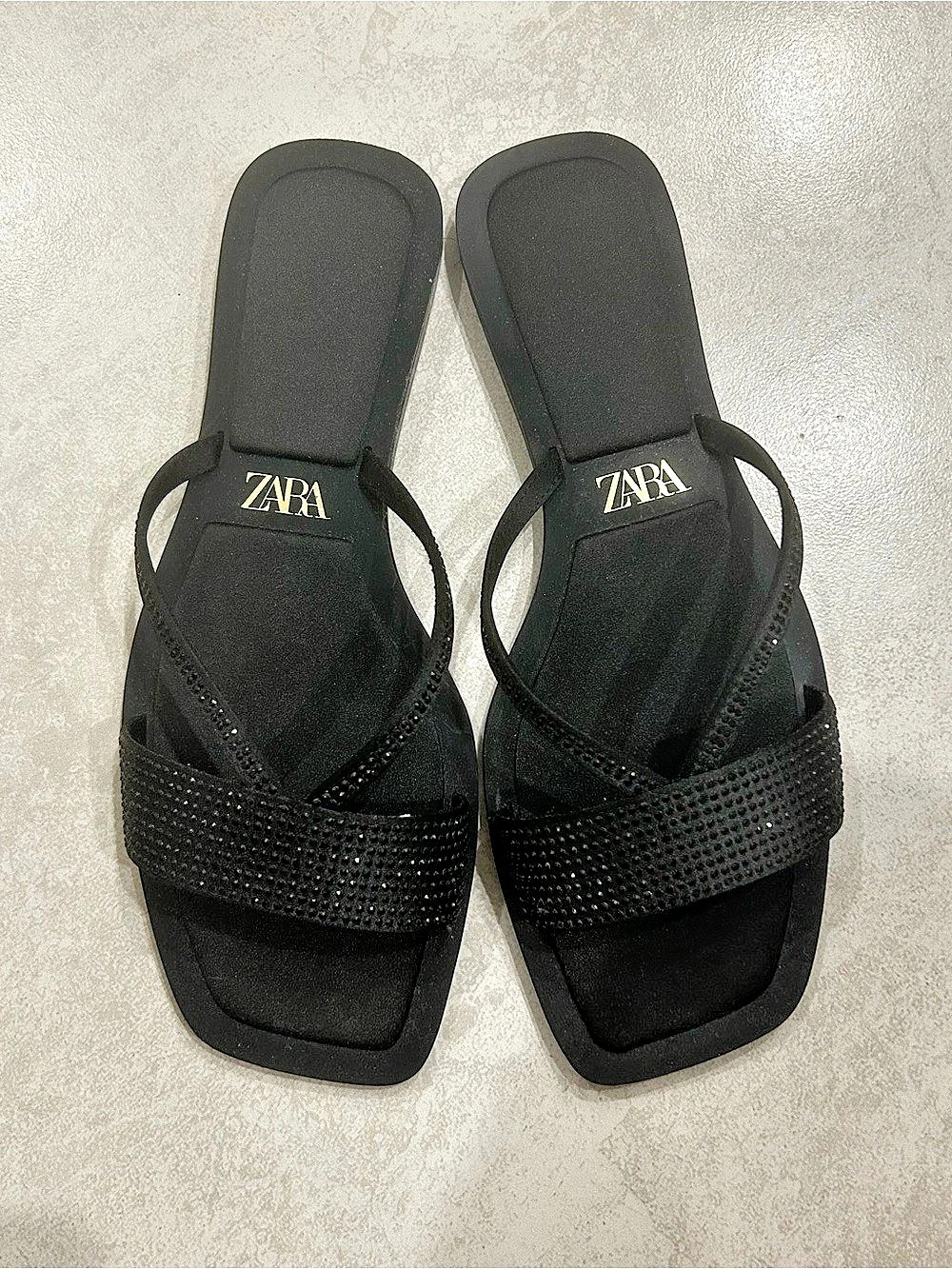 Zara - Flat Sandals Black EU 39